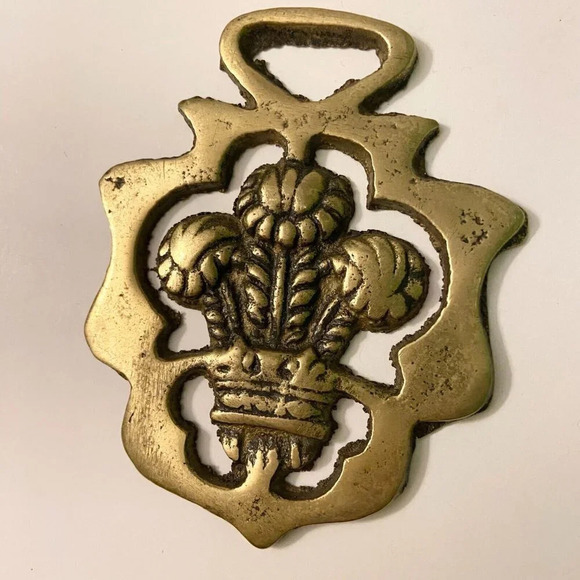 Vintage Brass Horse Medallion Ornament Heraldic  Badge Prince of Wales - Picture 5 of 6